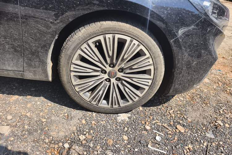 Used Hongqi H5 2022 Classic Model Facelift 1.5T DCT Qiyun Edition Right Front Wheel Hub