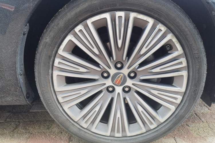 Used Hongqi H5 2022 Classic Model Facelift 1.5T DCT Qiyun Edition Right Front Wheel Hub
