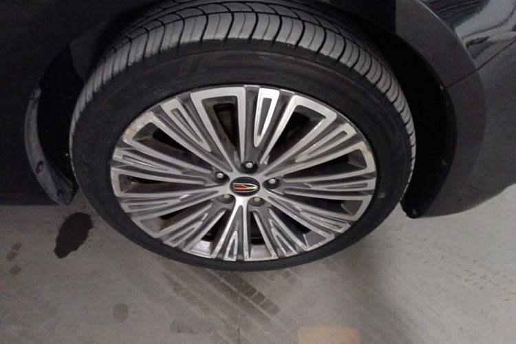 Used Hongqi H5 2022 Classic Model 1.5T DCT Flagship Edition Right Front Wheel Hub