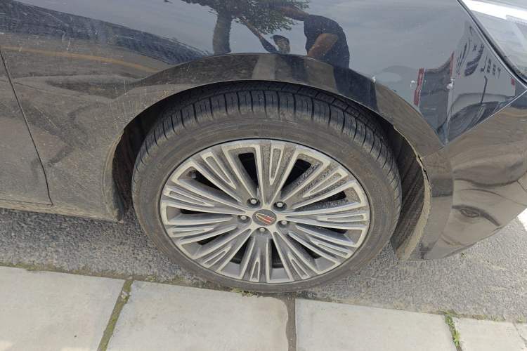 Used Hongqi H5 2022 Classic Model Facelift 1.5T DCT Qiyun Edition Right Front Wheel Hub