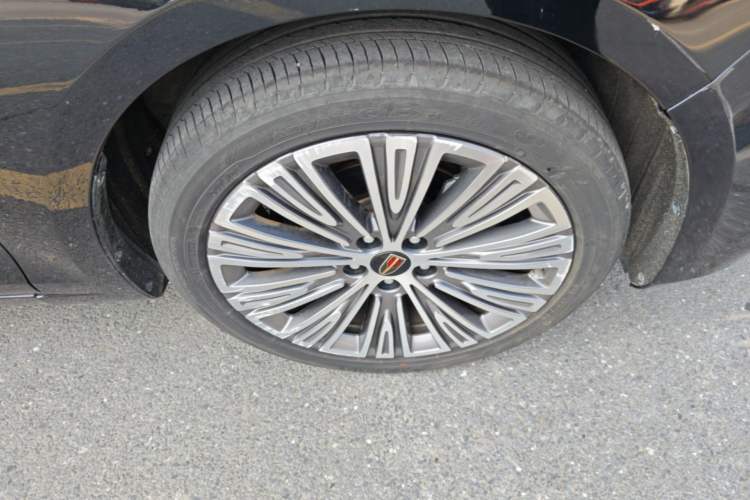 Used Hongqi H5 2022 Classic Model Facelift 1.5T DCT Qiyun Edition Right Front Wheel Hub