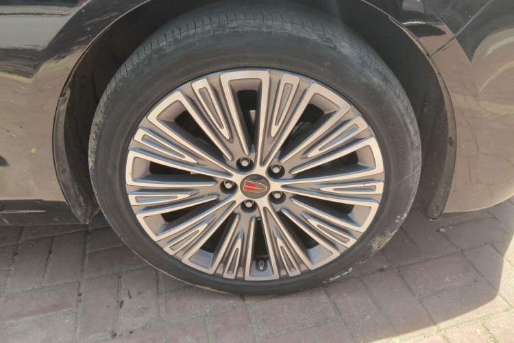 Used Hongqi H5 2022 Classic Model Facelift 1.5T DCT Qiyun Edition Right Front Wheel Hub