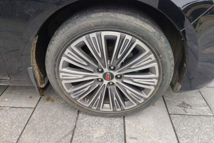 Used Hongqi H5 2022 Classic Model Facelift 1.5T DCT Qiyun Edition Right Front Wheel Hub