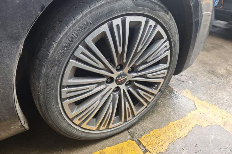 Used Hongqi H5 2022 Classic Model Facelift 1.5T DCT Qiyun Edition Right Front Wheel Hub