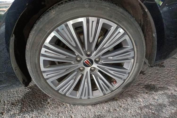 Used Hongqi H5 2022 Classic Model 1.5T DCT Flagship Edition Right Front Wheel Hub