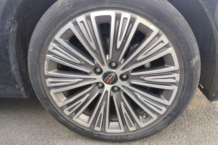 Used Hongqi H5 2022 Classic Model Facelift 1.5T DCT Qiyun Edition Right Front Wheel Hub