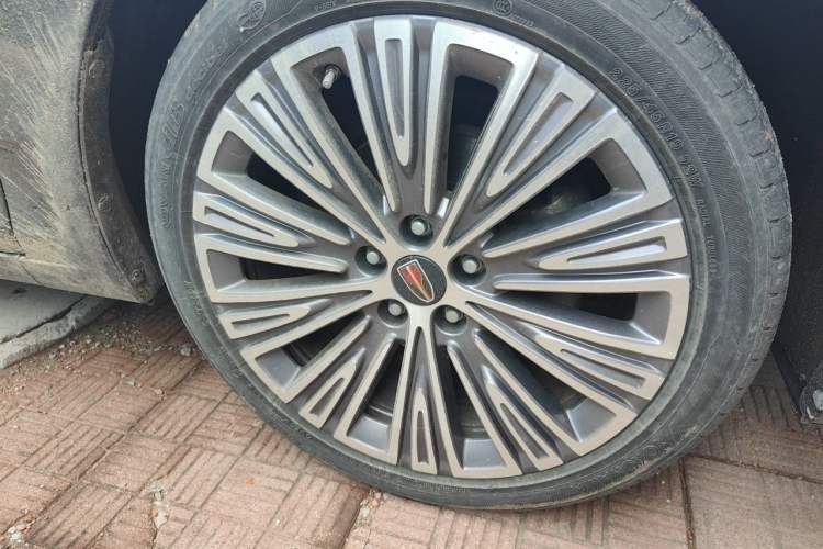 Used Hongqi H5 2022 Classic Model Facelift 1.5T DCT Qiyun Edition Right Front Wheel Hub