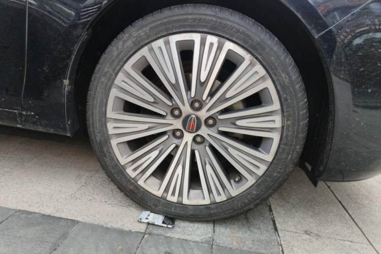 Used Hongqi H5 2022 Classic Model 1.5T DCT Flagship Edition Right Front Wheel Hub
