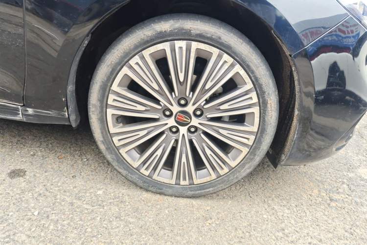 Used Hongqi H5 2022 Classic Model 1.5T DCT Flagship Edition Right Front Wheel Hub