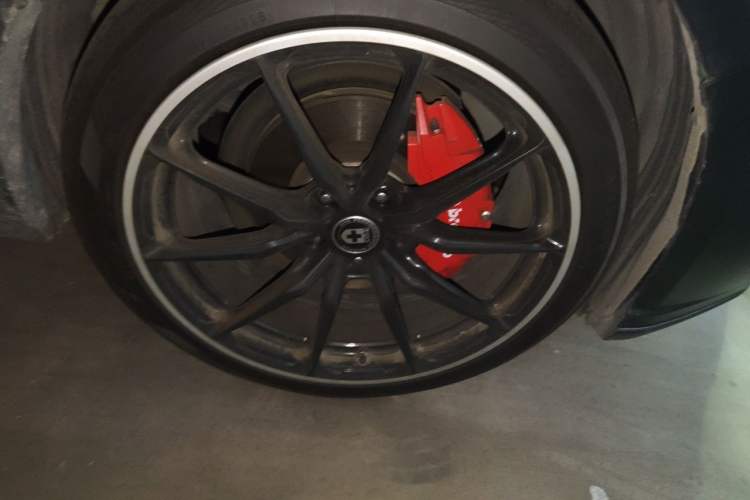 Used Hongqi H5 2022 Classic Model Facelift 1.5T DCT Qiyun Edition Right Front Wheel Hub