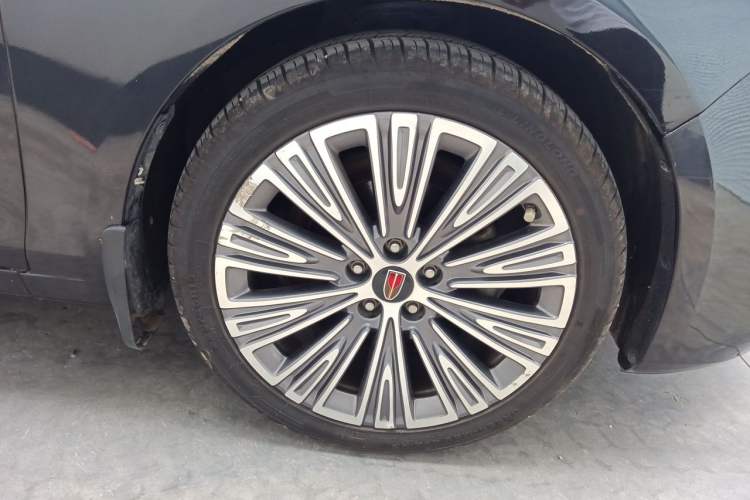 Used Hongqi H5 2022 Classic Model Facelift 1.5T DCT Qiyun Edition Right Front Wheel Hub