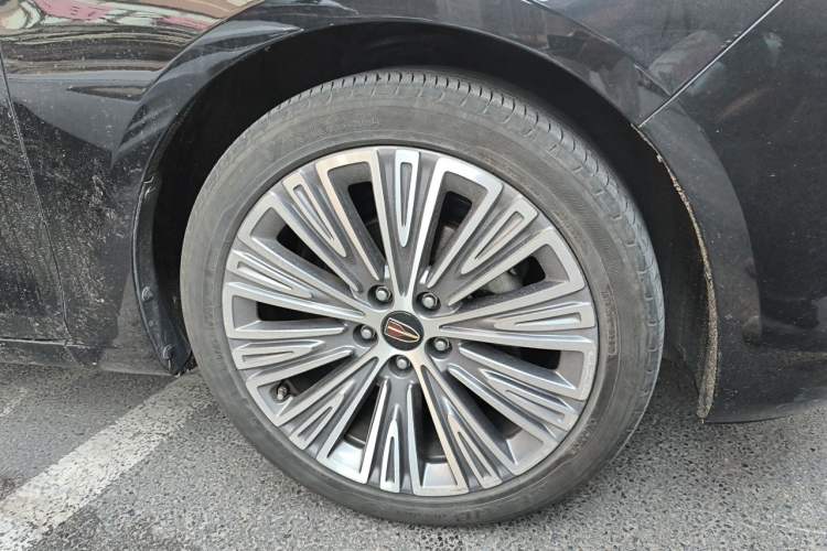 Used Hongqi H5 2022 Classic Model Facelift 1.5T DCT Qiyun Edition Right Front Wheel Hub