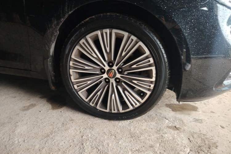 Used Hongqi H5 2022 Classic Model 1.5T DCT Flagship Edition Right Front Wheel Hub