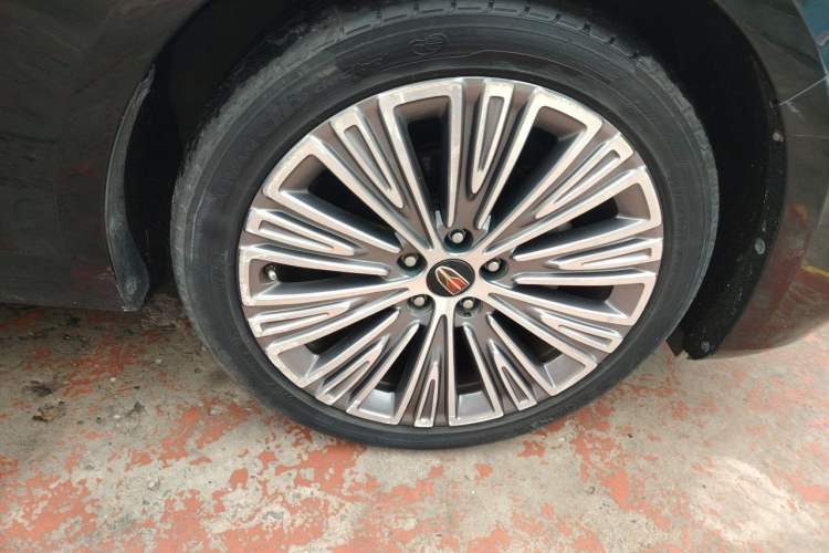 Used Hongqi H5 2022 Classic Model Facelift 1.5T DCT Qiyun Edition Right Front Wheel Hub