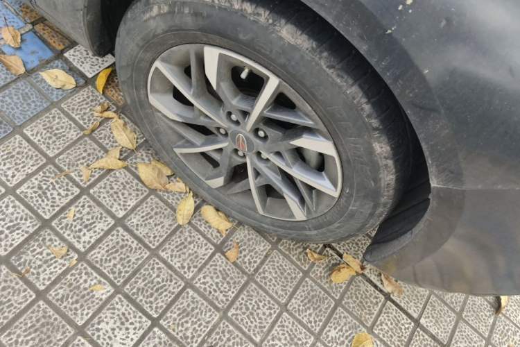 Used Hongqi H5 2022 Classic Model 1.5T DCT Flagship Edition Right Front Wheel Hub