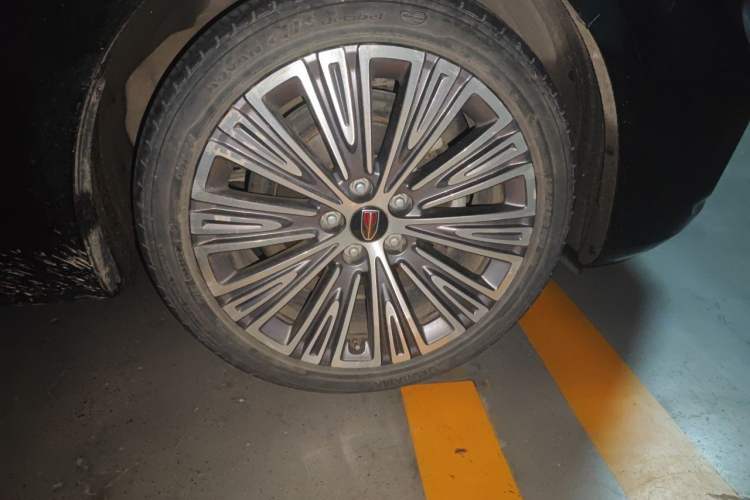 Used Hongqi H5 2022 Classic Model Facelift 1.5T DCT Qiyun Edition Right Front Wheel Hub
