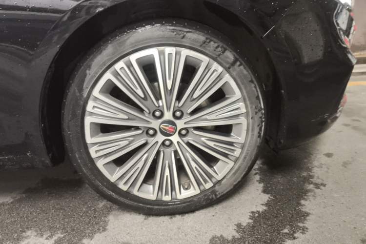 Used Hongqi H5 2022 Classic Model 1.5T DCT Flagship Edition Right Front Wheel Hub