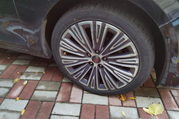 Used Hongqi H5 2022 Classic Model 1.5T DCT Flagship Edition Right Front Wheel Hub