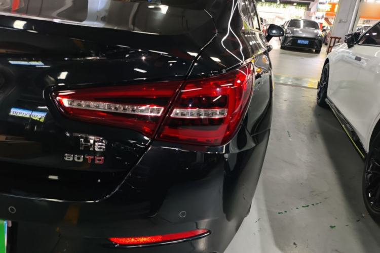 Used Hongqi H5 2022 Classic Model Facelift 1.5T DCT Qiyun Edition Right Rear Taillight