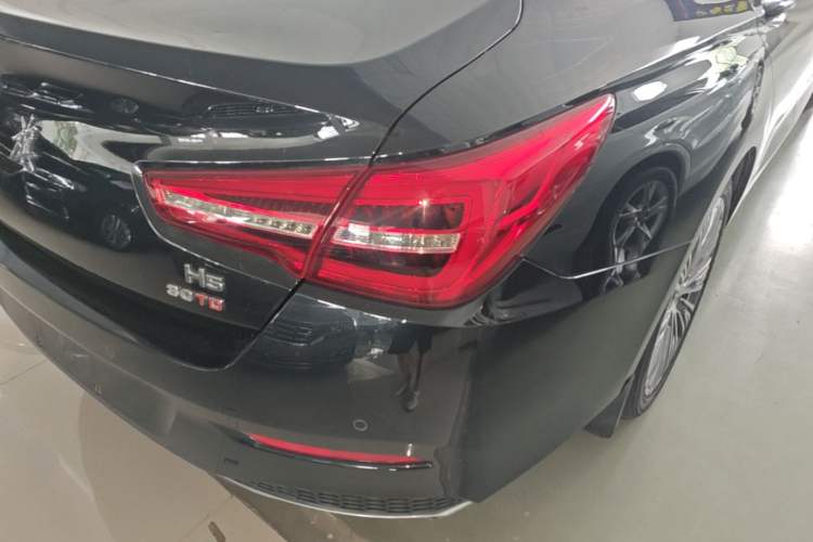 Used Hongqi H5 2022 Classic Model Facelift 1.5T DCT Qiyun Edition Right Rear Taillight