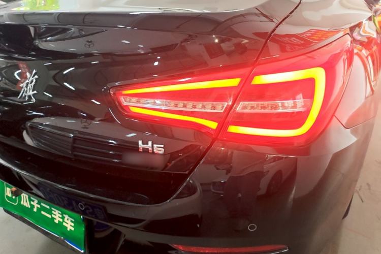 Used Hongqi H5 2022 Classic Model 1.5T DCT Flagship Edition Right Rear Taillight
