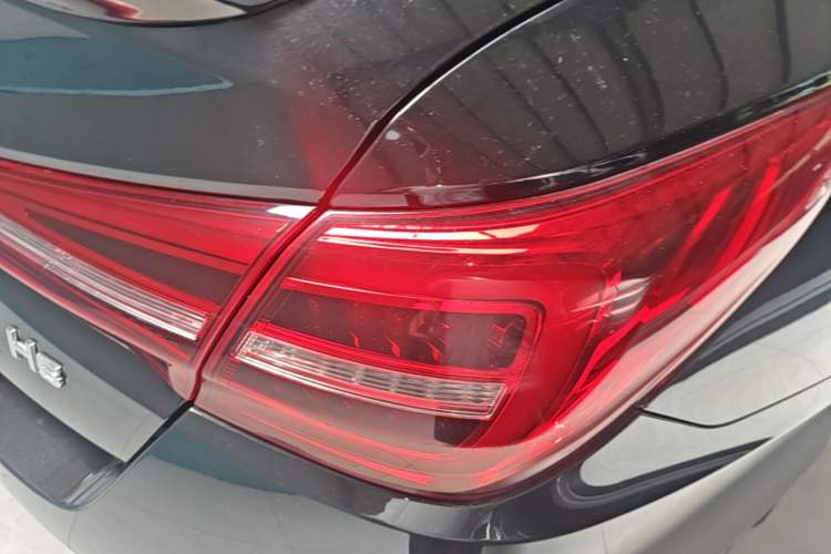 Used Hongqi H5 2022 Classic Model Facelift 1.5T DCT Qiyun Edition Right Rear Taillight