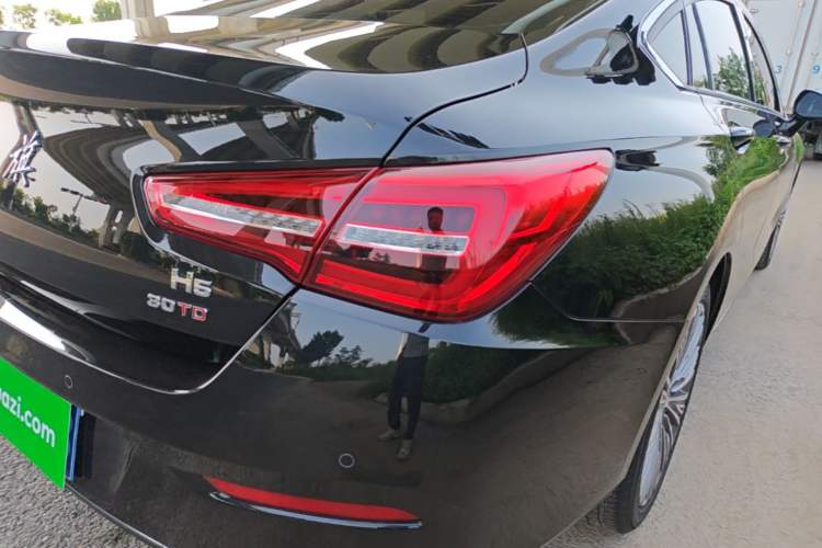 Used Hongqi H5 2022 Classic Model 1.5T DCT Flagship Edition Right Rear Taillight