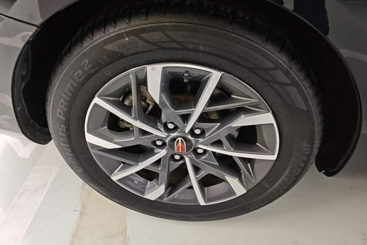 Used Hongqi H5 2022 Classic Model 1.5T DCT Flagship Edition Right Rear Wheel Hub