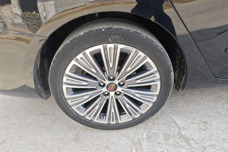 Used Hongqi H5 2022 Classic Model Facelift 1.5T DCT Qiyun Edition Right Rear Wheel Hub