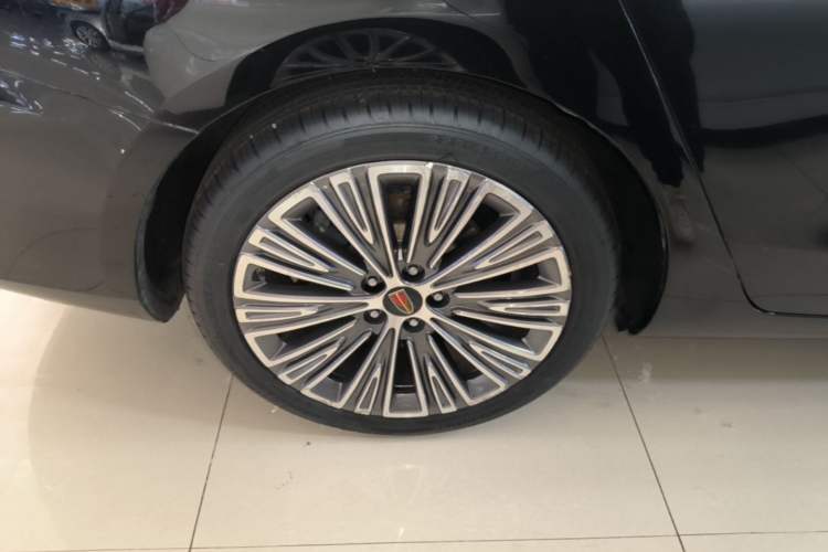 Used Hongqi H5 2022 Classic Model Facelift 1.5T DCT Qiyun Edition Right Rear Wheel Hub
