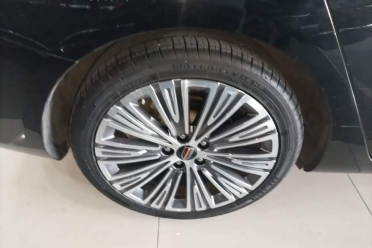Used Hongqi H5 2022 Classic Model Facelift 1.5T DCT Qiyun Edition Right Rear Wheel Hub