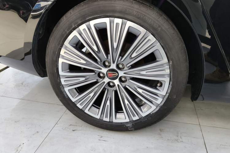 Used Hongqi H5 2022 Classic Model 1.8T Automatic Smart Connect Flagship Edition Right Rear Wheel Hub