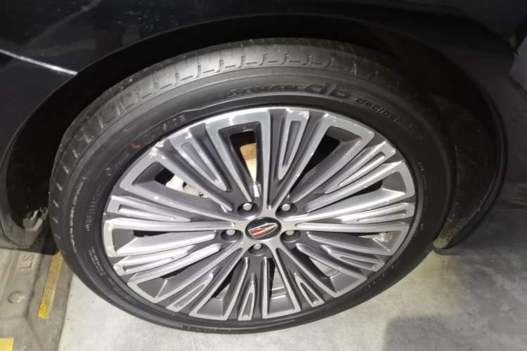 Used Hongqi H5 2022 Classic Model Facelift 1.5T DCT Qiyun Edition Right Rear Wheel Hub