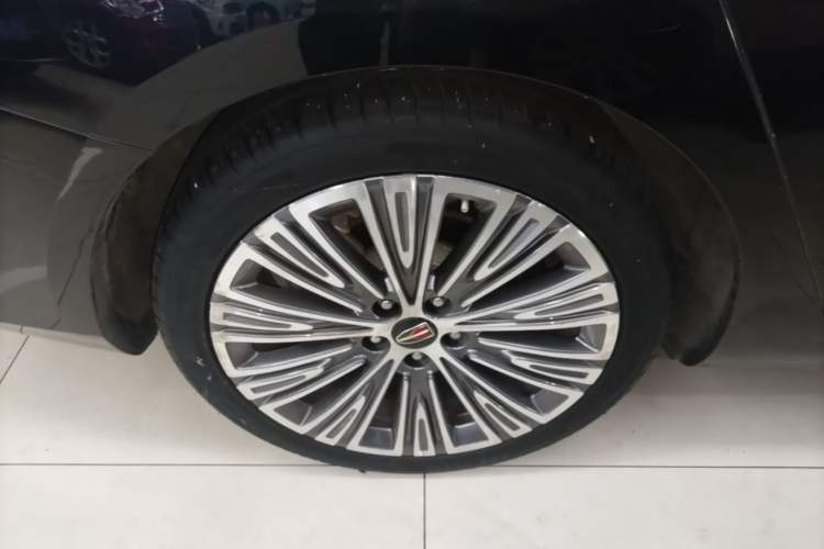 Used Hongqi H5 2022 Classic Model Facelift 1.5T DCT Qiyun Edition Right Rear Wheel Hub