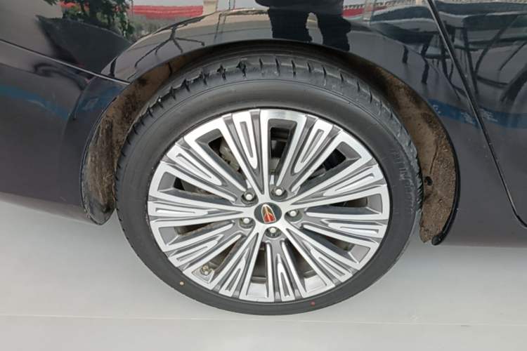 Used Hongqi H5 2022 Classic Model Facelift 1.5T DCT Qiyun Edition Right Rear Wheel Hub
