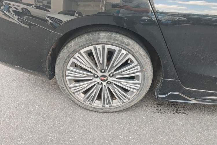 Used Hongqi H5 2022 Classic Model Facelift 1.5T DCT Qiyun Edition Right Rear Wheel Hub