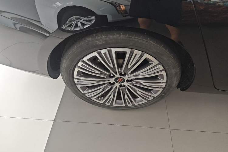 Used Hongqi H5 2022 Classic Model Facelift 1.5T DCT Qiyun Edition Right Rear Wheel Hub