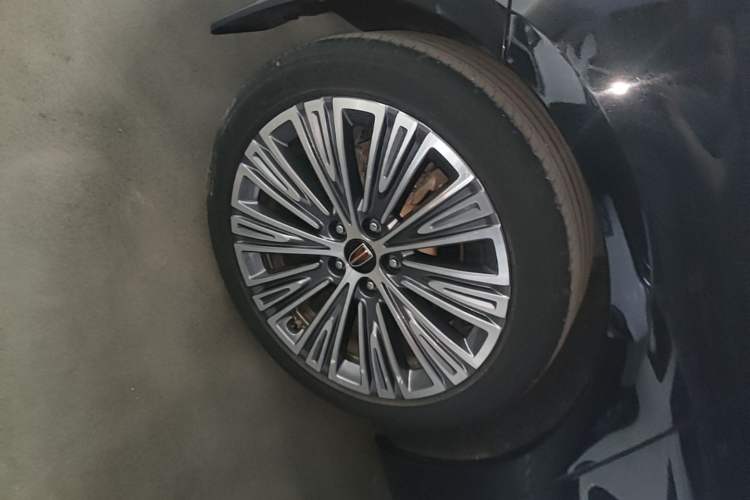Used Hongqi H5 2022 Classic Model Facelift 1.5T DCT Qiyun Edition Right Rear Wheel Hub