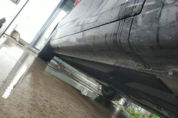 Used Hongqi H5 2022 Classic Model Facelift 1.5T DCT Qiyun Edition Right Side Sill