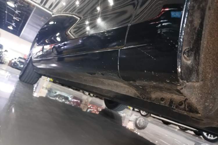 Used Hongqi H5 2022 Classic Model Facelift 1.5T DCT Qiyun Edition Right Side Sill