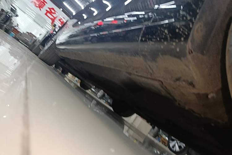 Used Hongqi H5 2022 Classic Model Facelift 1.8T Automatic Smart Connect Flagship Edition Right Side Sill