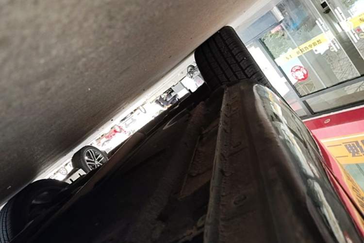 Used Hongqi H5 2022 Classic Model Facelift 1.5T DCT Qiyun Edition Right Side Sill