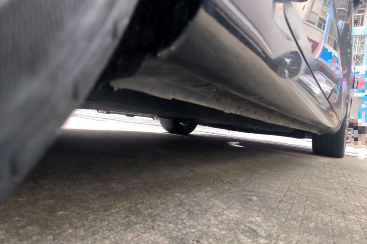 Used Hongqi H5 2022 Classic Model Facelift 1.8T Automatic Smart Connect Flagship Edition Right Side Sill