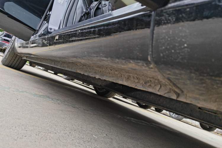 Used Hongqi H5 2022 Classic Model Facelift 1.8T Automatic Smart Connect Flagship Edition Right Side Sill