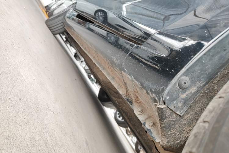 Used Hongqi H5 2022 Classic Model Facelift 1.5T DCT Qiyun Edition Right Side Sill