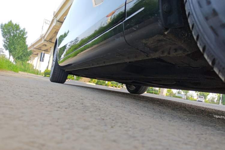 Used Hongqi H5 2022 Classic Model 1.5T DCT Flagship Edition Right Side Sill