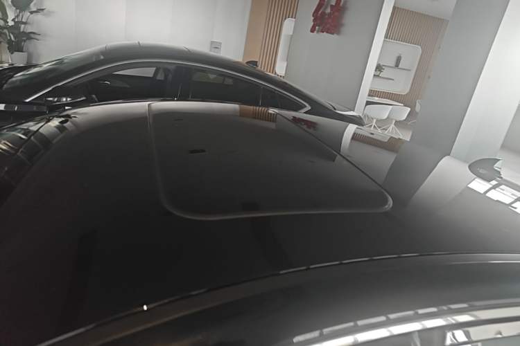 Used Hongqi H5 2022 Classic Model Facelift 1.8T Automatic Smart Connect Flagship Edition Roof