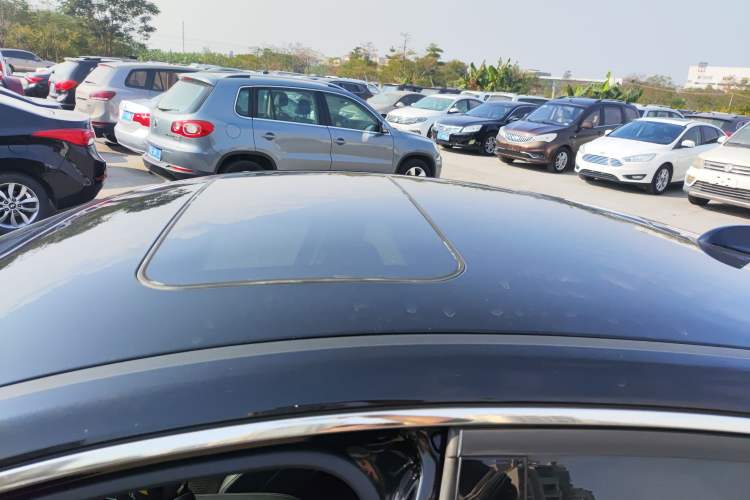 Used Hongqi H5 2022 Classic Model 1.5T DCT Flagship Edition Roof