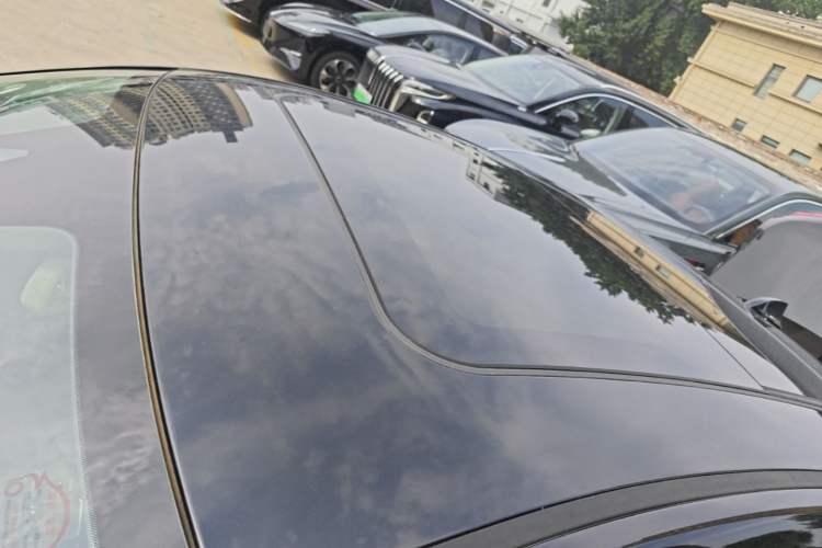 Used Hongqi H5 2022 Classic Model Facelift 1.8T Automatic Smart Connect Flagship Edition Roof