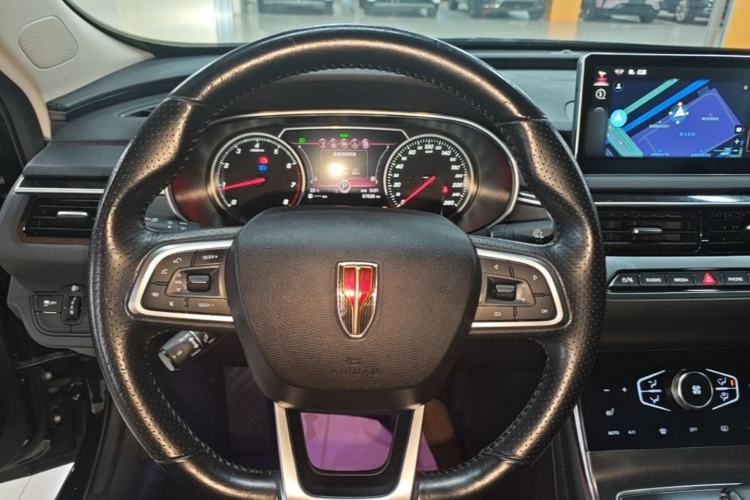 Used Hongqi H5 2022 Classic Model 1.8T Automatic Smart Connect Flagship Edition Steering Wheel